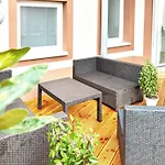 Cozee - Spacious With Netflix Apartamento