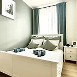 Cozee - Spacious With Netflix *