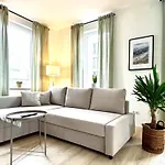 Cozee - Spacious With Netflix شقة