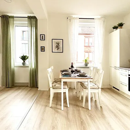 Cozee - Spacious With Netflix Apartament *