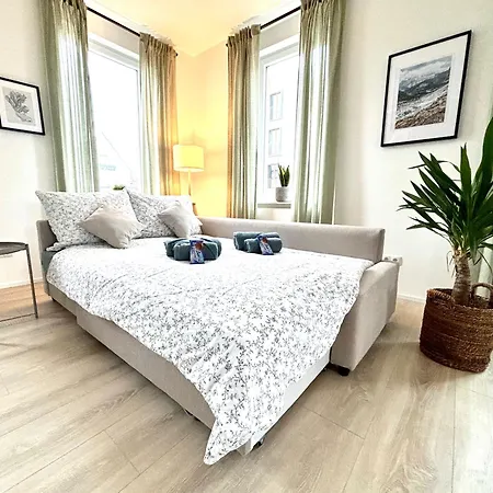 Cozee - Spacious With Netflix *