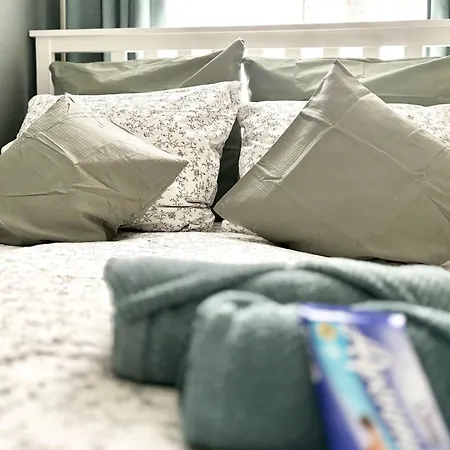 דירה Cozee - Spacious With Netflix *