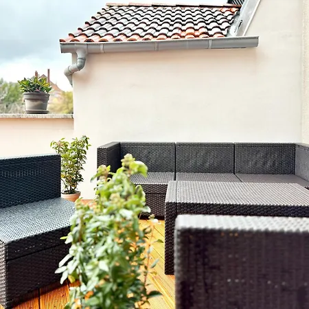 Cozee - Spacious With Netflix