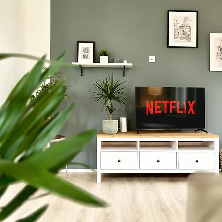 Cozee - Spacious With Netflix * 凯撒斯劳滕