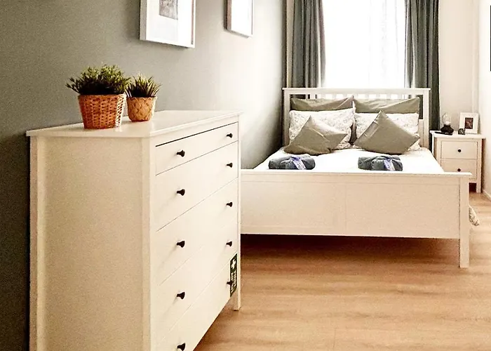 Cozee - Spacious With Netflix